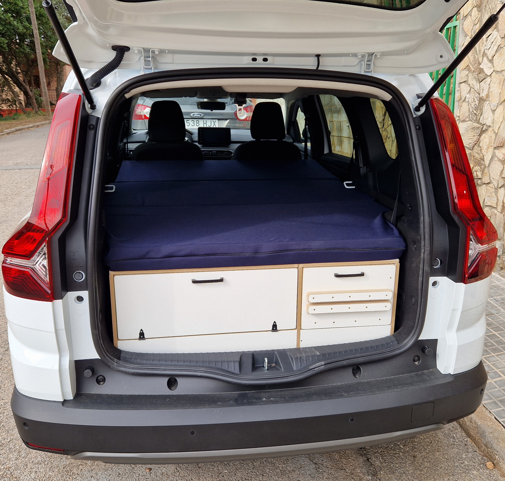 Dacia Jogger & Lodgy Camper Furniture Kit | Removable Self-Install  Conversion