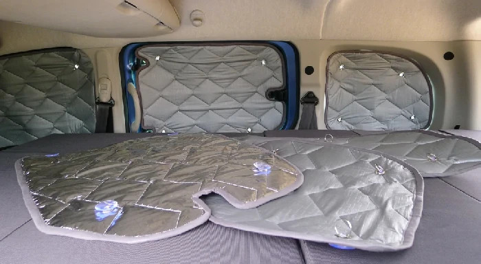 Isolants thermiques 9 couches Isoflex pour fourgonnettes aménagées avec ventouses filetées