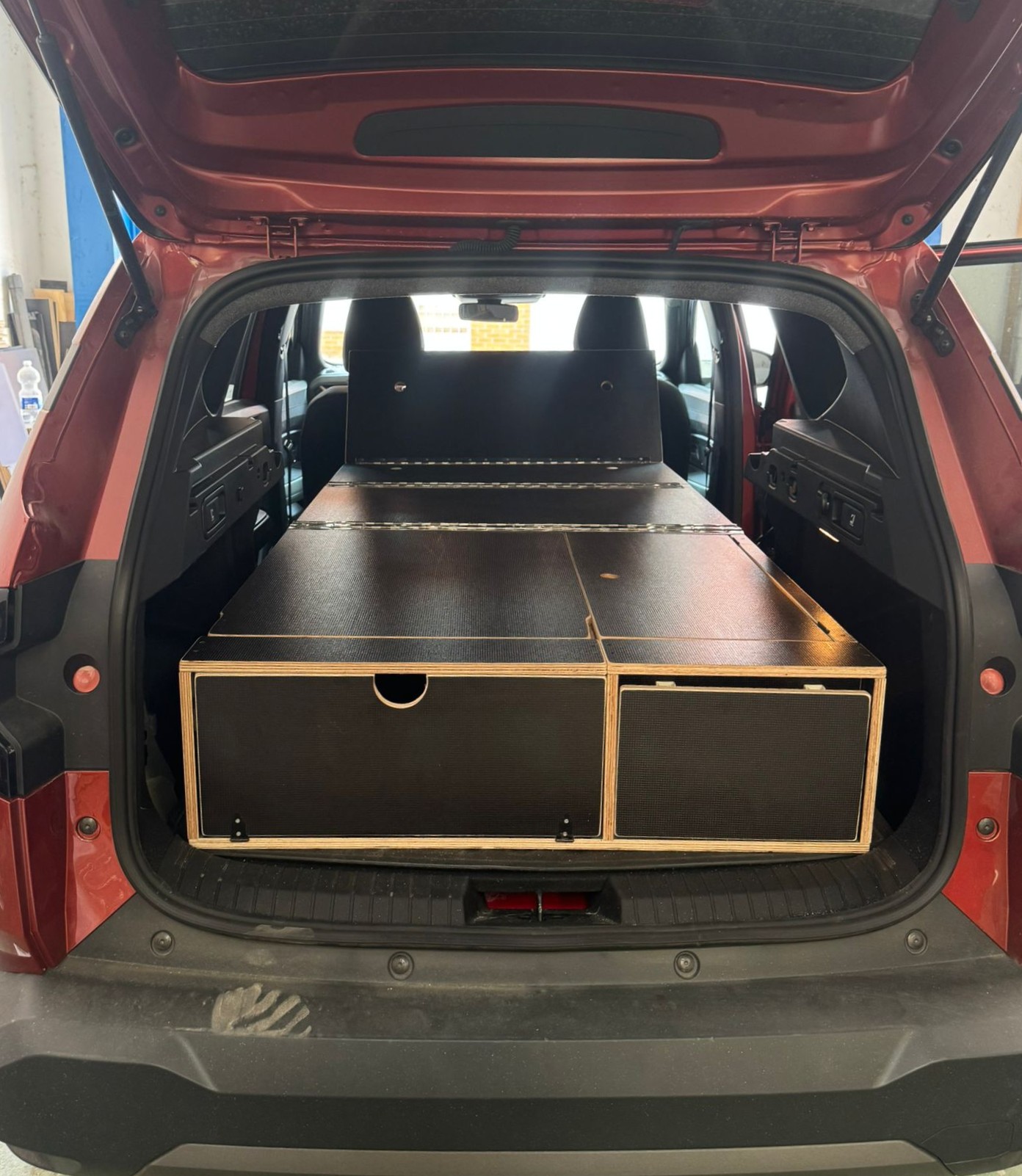 Dacia Bigster Camper avec kit aménagement SUV et lit pliant 190 x 110 cm