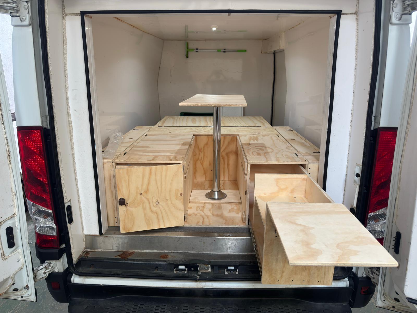 Cuisine arrière Opel Movano – tiroir réchaud type Campingaz + rangements, option frigo Coolzone 35L