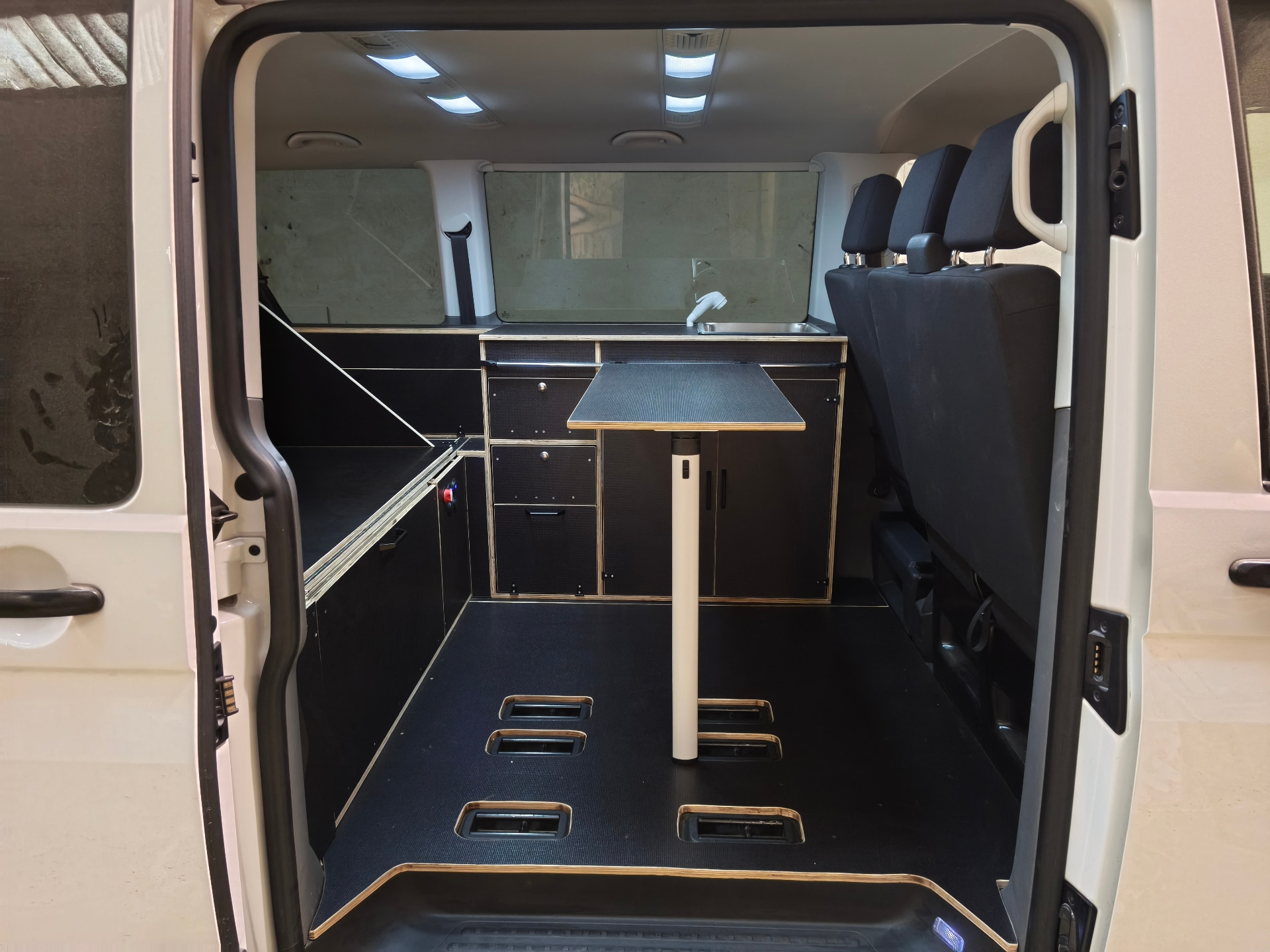 Camperización Express con Cocina Independiente