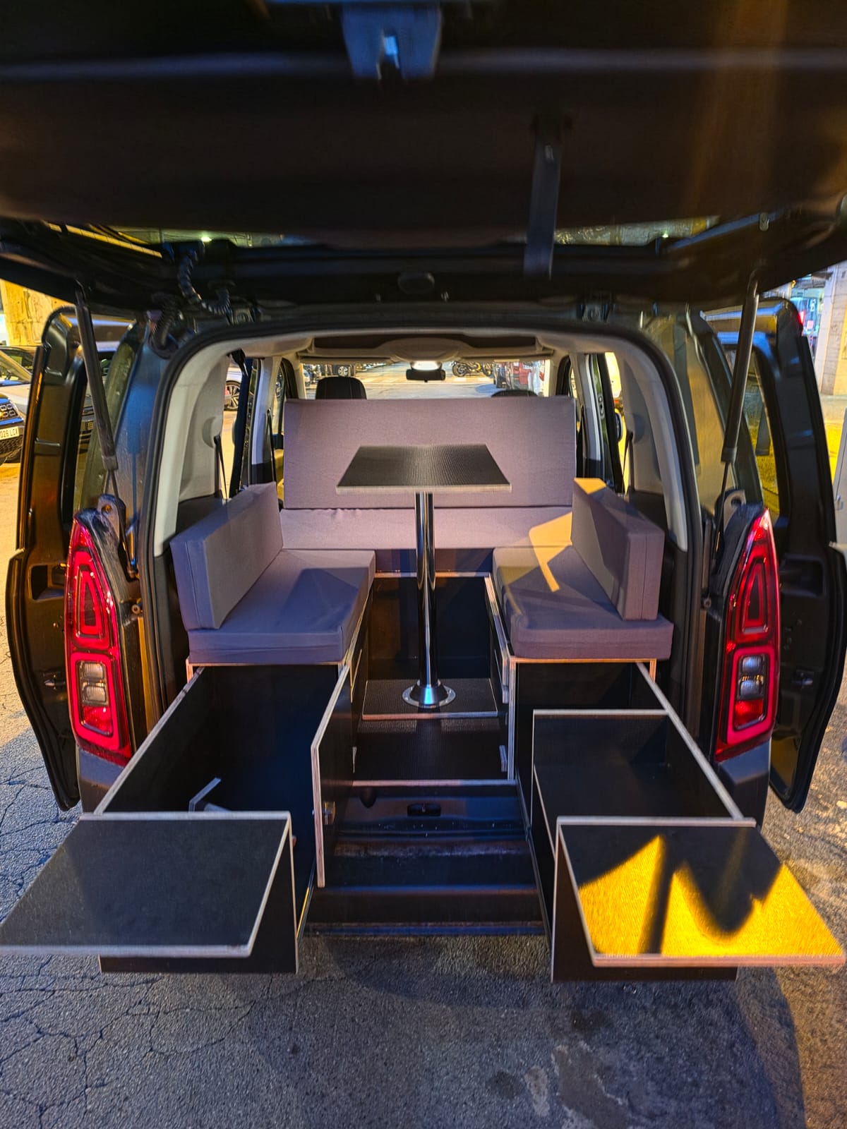 Camperizar furgonetas pequeñas con Kit Muebles Camper