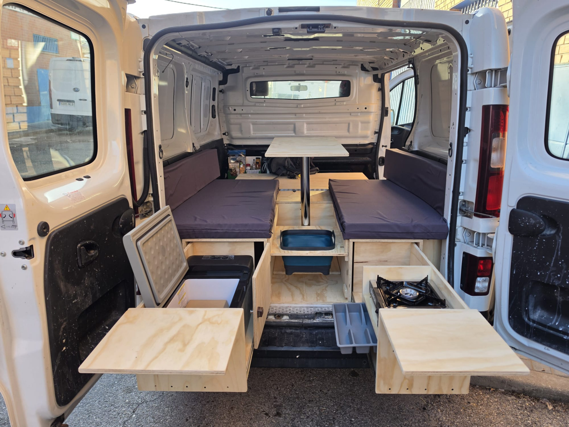 Camperizar Furgonetas Medianas con Kit Mueble Camper de quita y Pon + Accesorios Camper