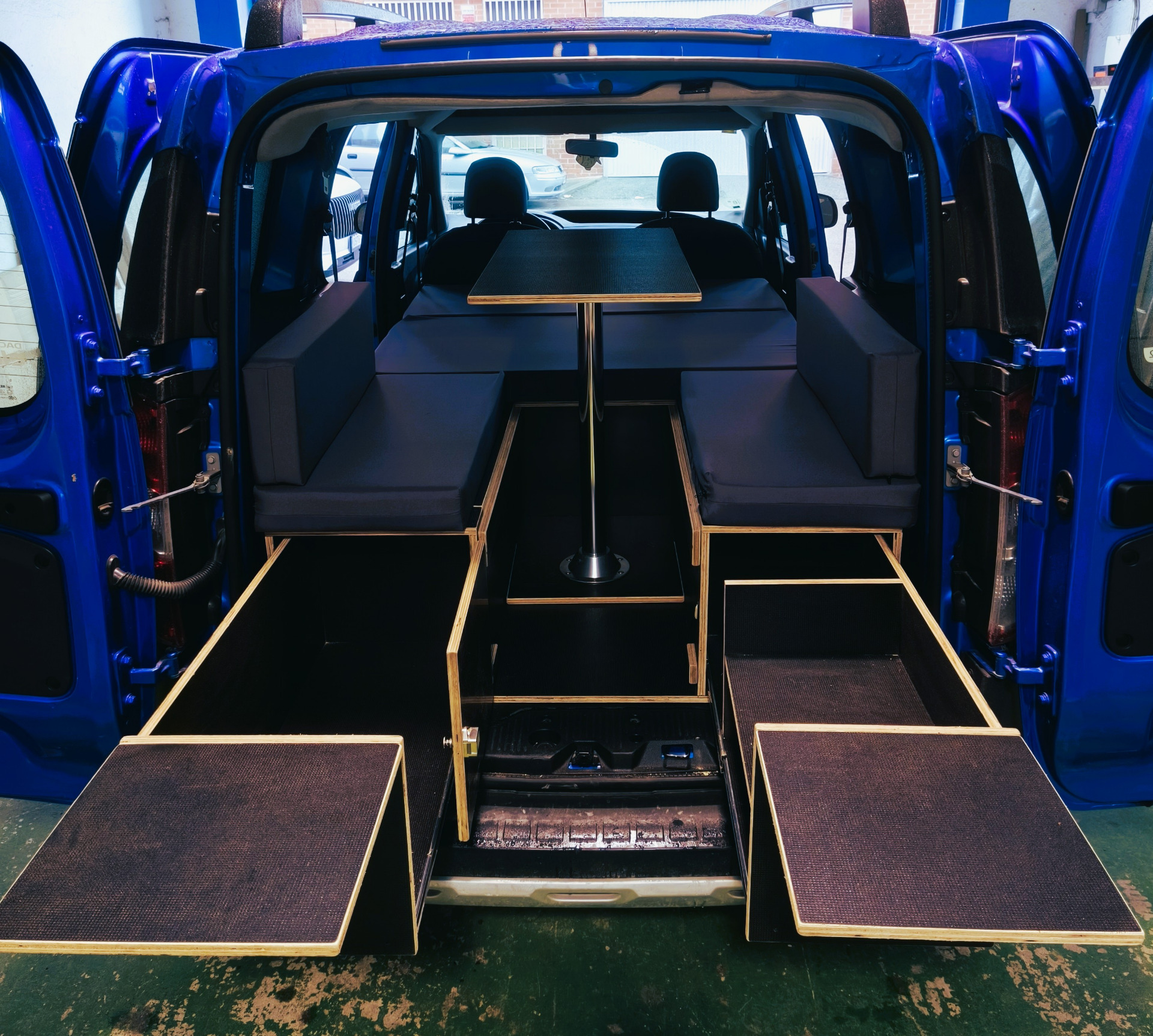 Dacia Dokker camper box with folding bed, New Design mattress pack and removable mini camper layout