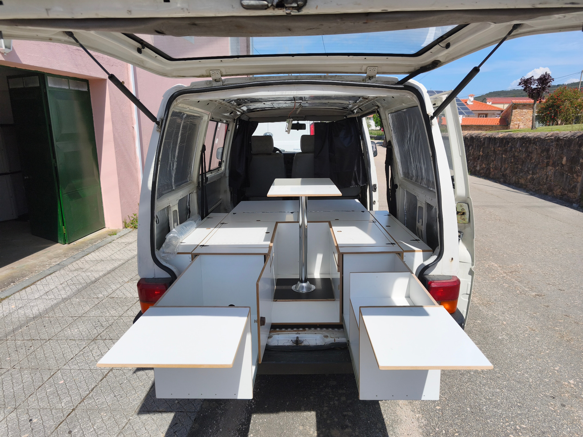 VW T5 Transporter camper box with 185–190 cm bed